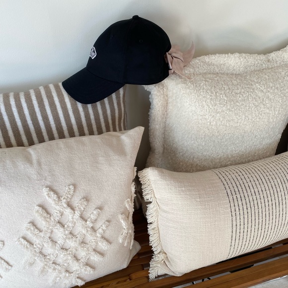 vans hat with bow back - Picture 4 of 9